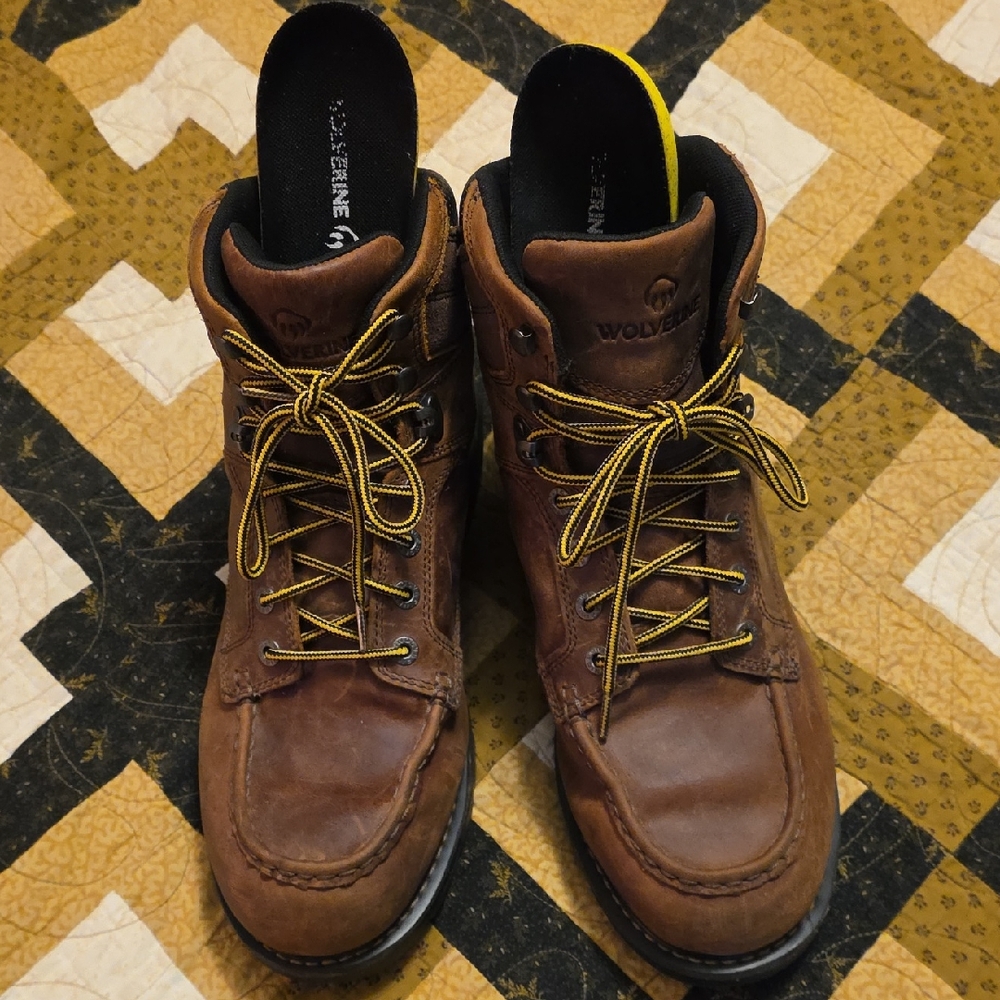 Wolverine Men's Brown Leather Boots with Yellow Laces
